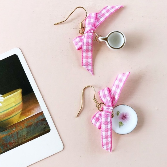 ModCloth Vintage Tea Party Set Earrings - Picture 1 of 6